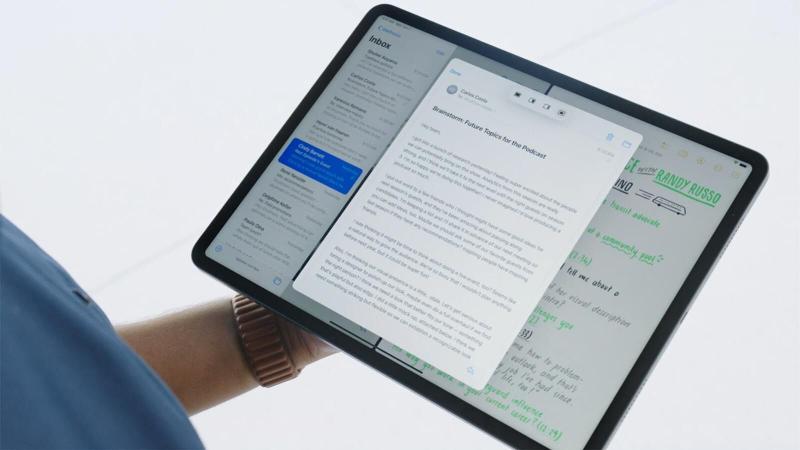 New iPad Air (2022) release date, price & specs: Multitasking in iPadOS 15