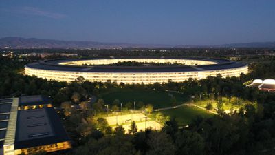 apple park night 2